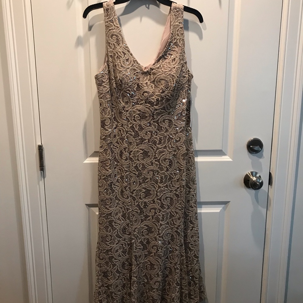 Ignite Lace cocktail dress with removable cape sz 12